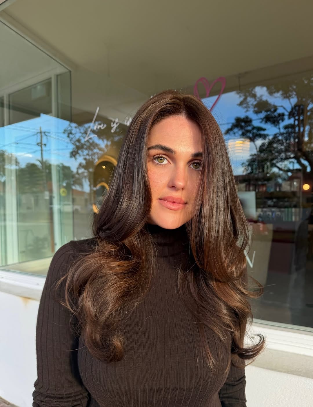 Post 1 by Emma Louise on Instagram (image)