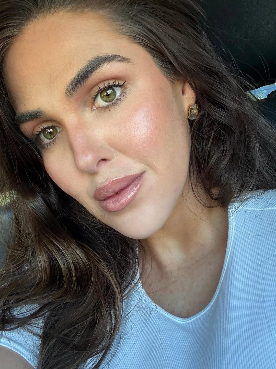 Post 4 by Emma Louise on Instagram (image)