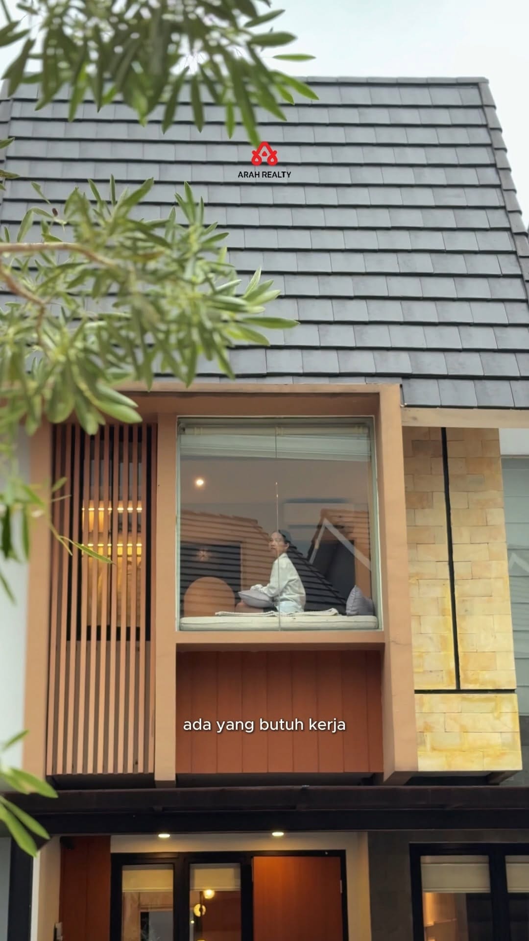 Post 3 by Arah Realty on Instagram (video)