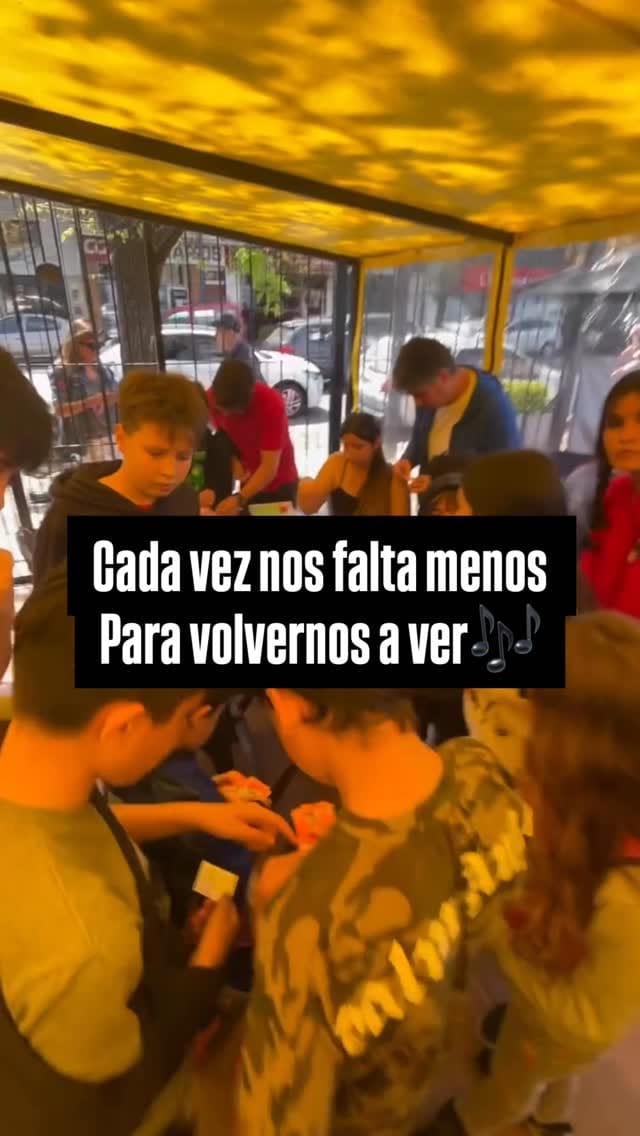 Post 9 by Papelas on Instagram (video)