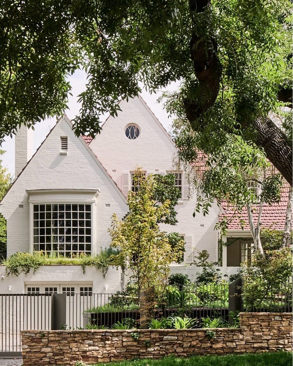 Post 1 by MELBOURNE HOUSE SPOTTERS on Instagram (carousel)