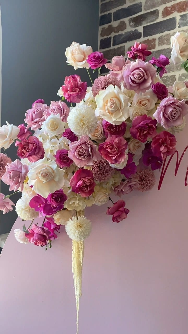 Post 5 by Sydney Floral and Balloon Styling and Hire on Instagram (video)
