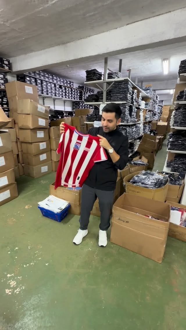 Post 7 by Luis Bogado on Instagram (video)