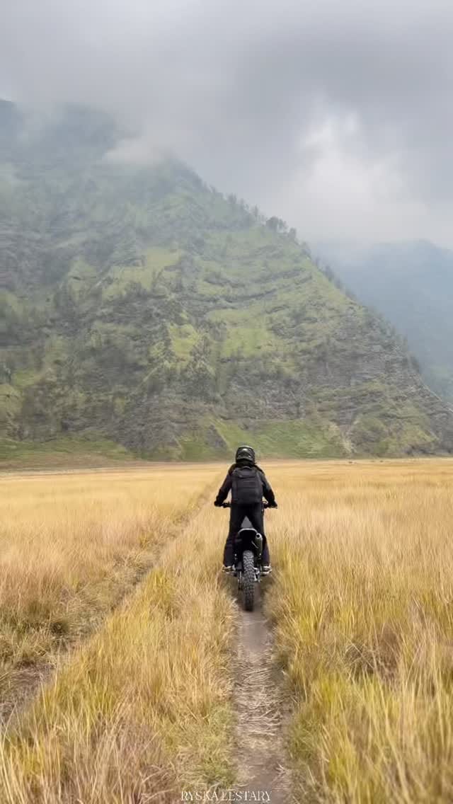Post 3 by riska on Instagram (video)