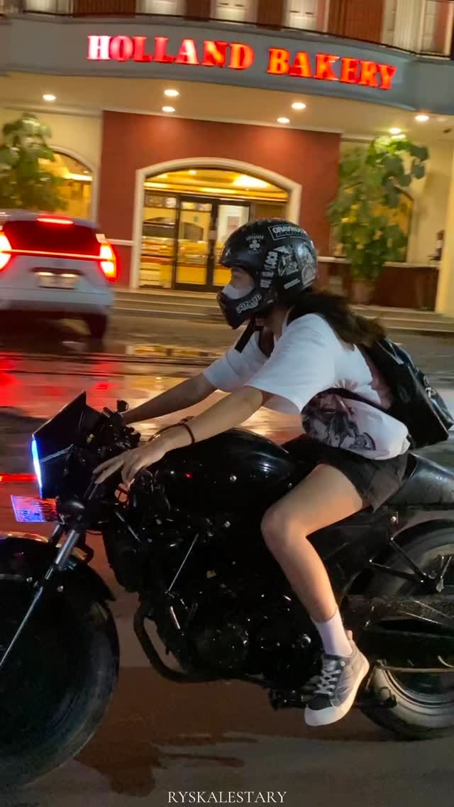 Post 7 by riska on Instagram (video)
