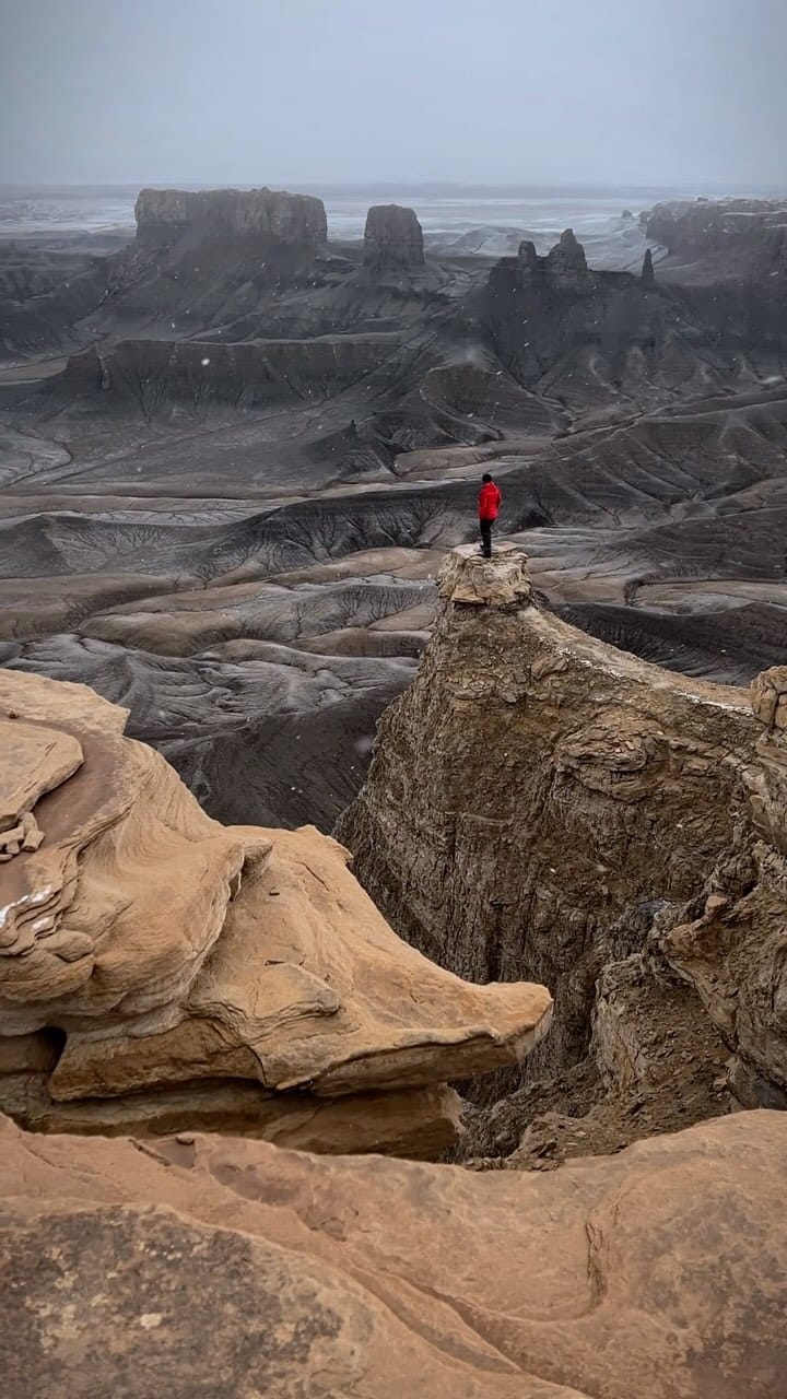 Post 10 by Sarah ✨ Travel, Hike, Camp on Instagram (video)