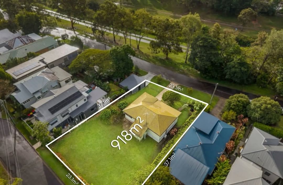 Post 1 by LAUREN MOORE PROPERTY on Instagram (image)