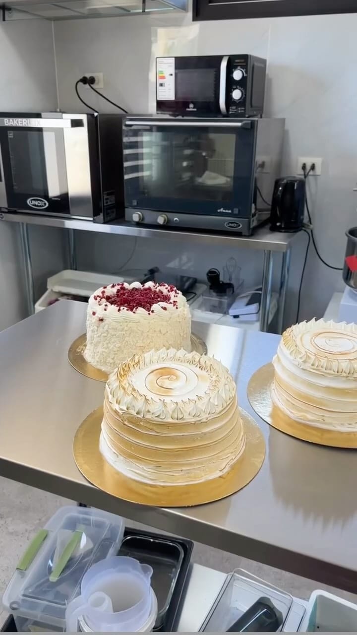 Post 5 by BAIRES Almacén de Sabores Argentinos, Panadería y Pastelería on Instagram (video)