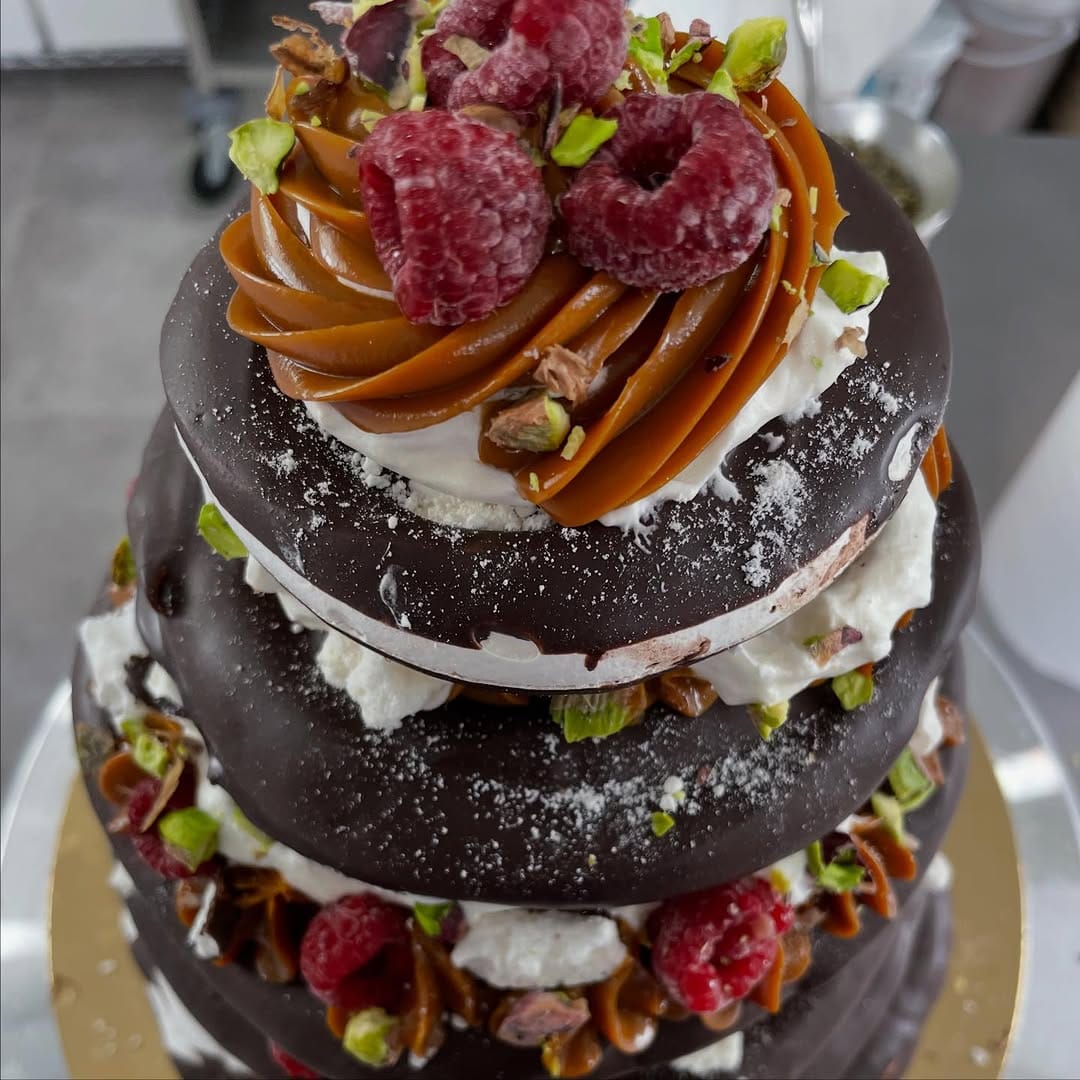 Post 3 by BAIRES Almacén de Sabores Argentinos, Panadería y Pastelería on Instagram (carousel)