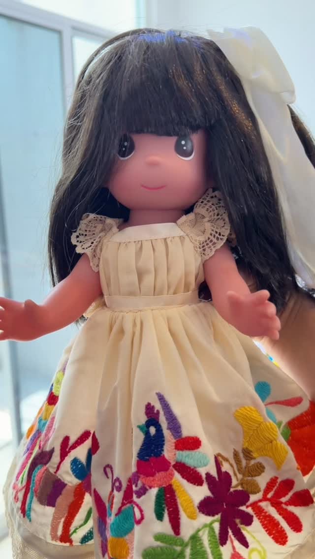 Post 2 by Ropa Mexicana l Bordado Artesanal on Instagram (video)