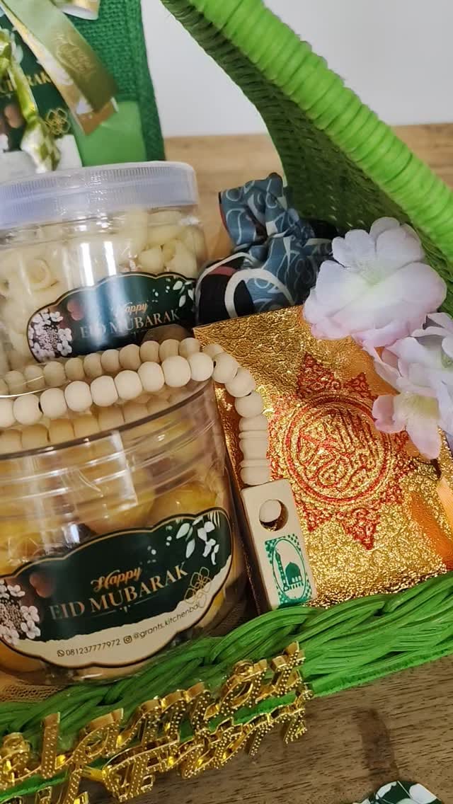 Post 4 by Hampers Imlek Bali on Instagram (video)