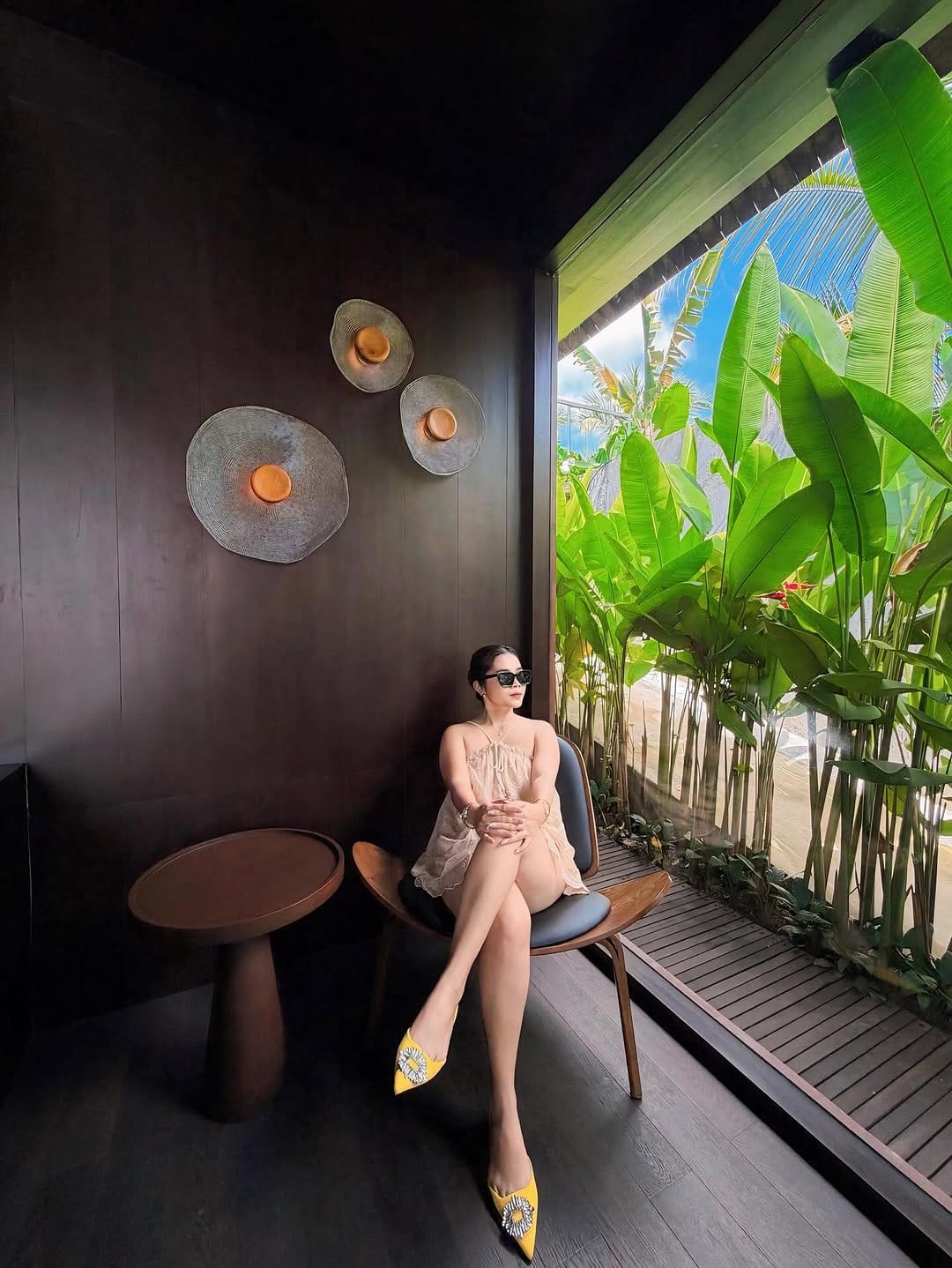 Post 7 by Ni Luh Gd Hana Pertiwi , S.H (1994) on Instagram (carousel)
