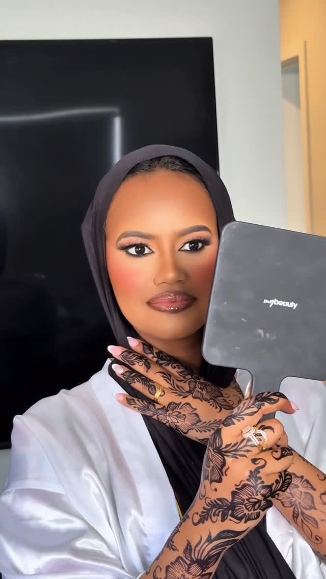 Post 7 by MELBOURNE MAKEUP ARTIST on Instagram (video)