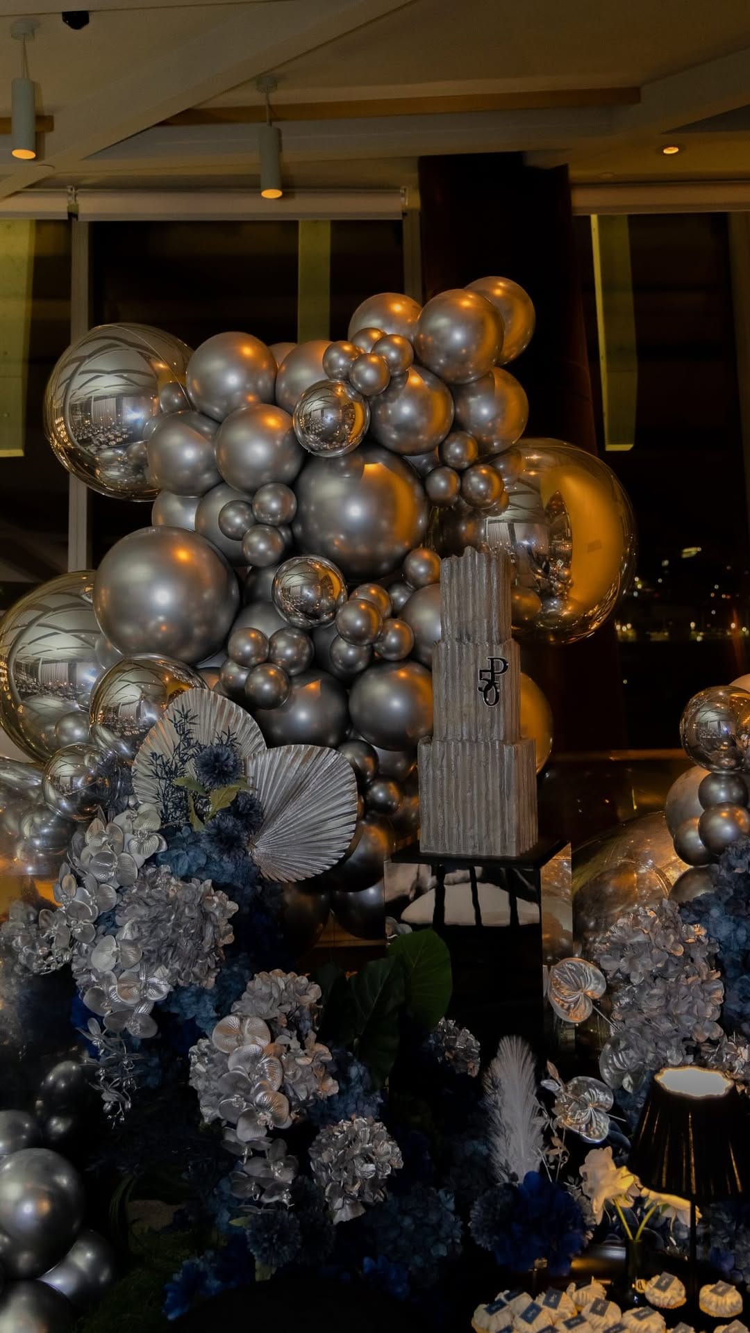 Post 1 by Sydney balloons on Instagram (video)