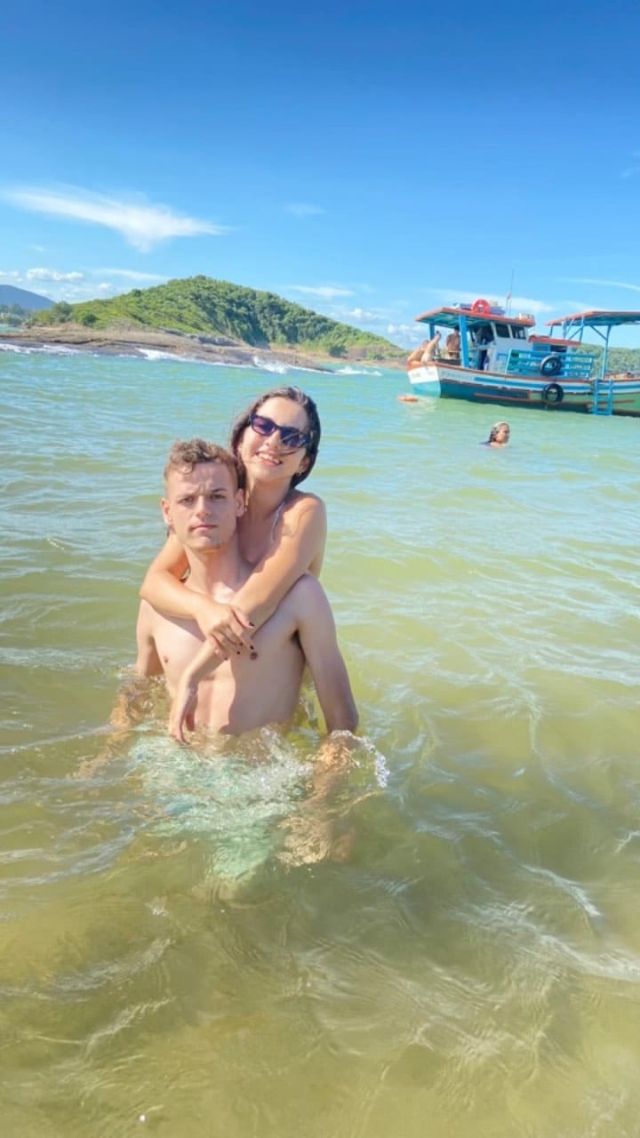 Post 5 by Victória Mary on Instagram (video)