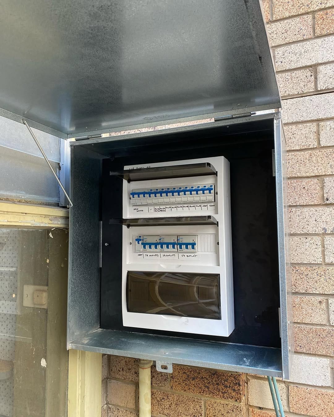 Post 10 by Wise Electrics on Instagram (carousel)