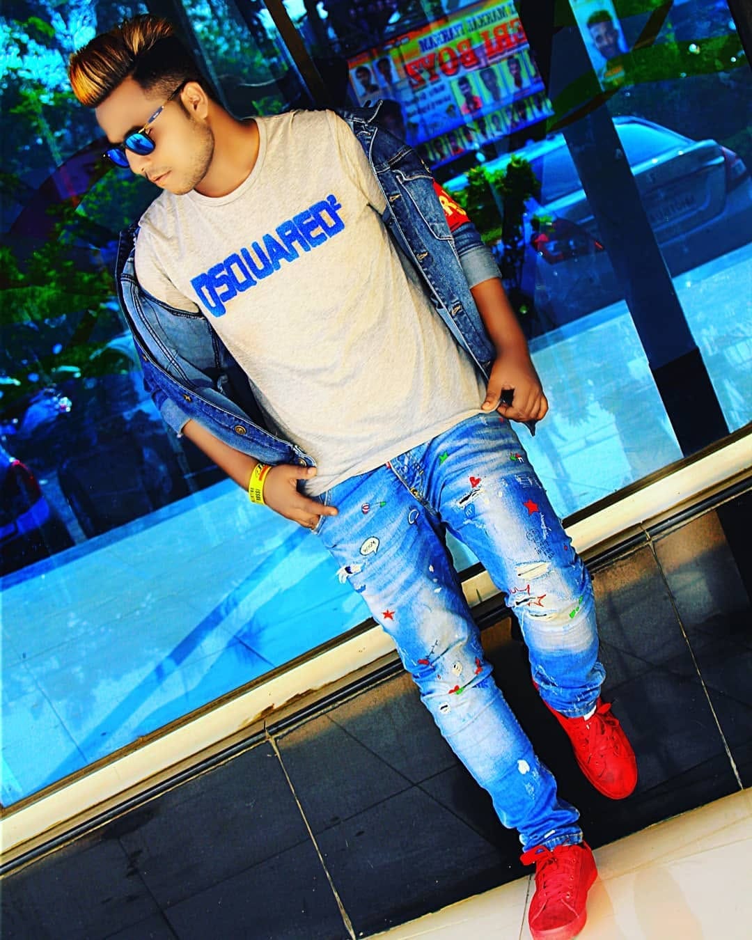Post 2 by ʍax👑 on Instagram (image)