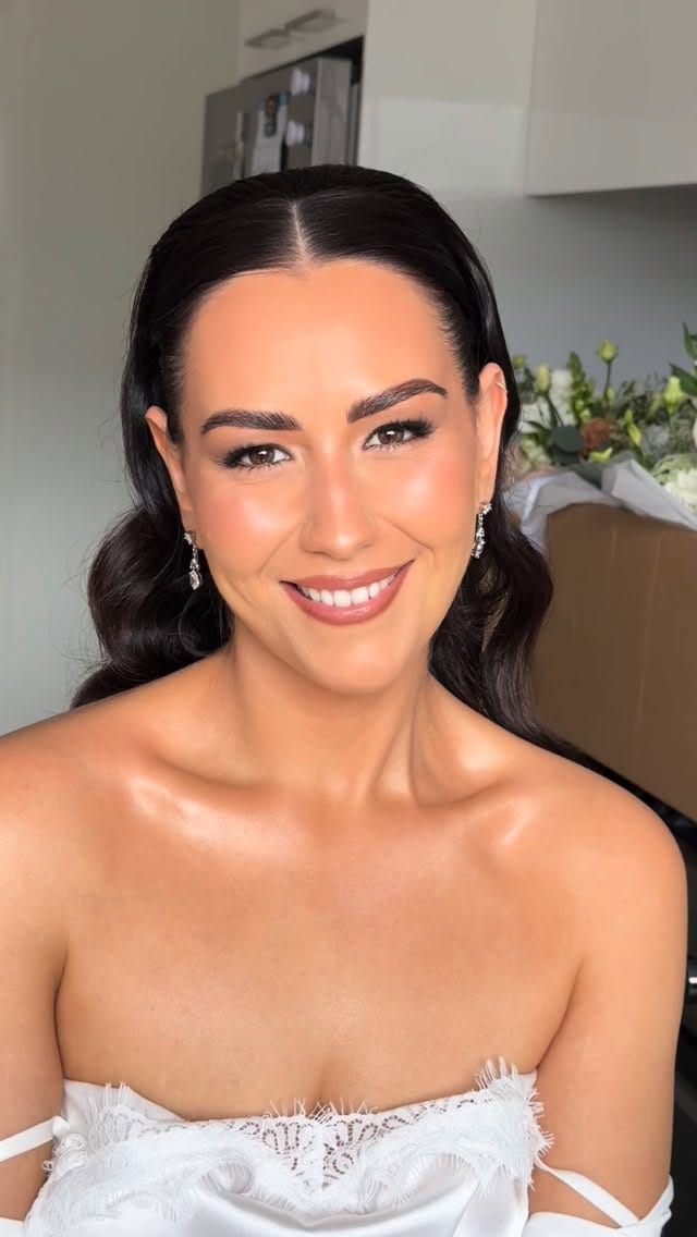 Post 7 by Perth Bridal Hairstylist on Instagram (video)