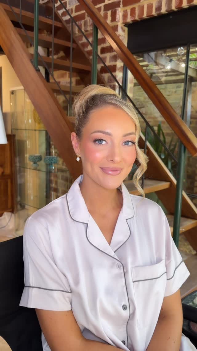 Post 4 by Perth Bridal Hairstylist on Instagram (video)