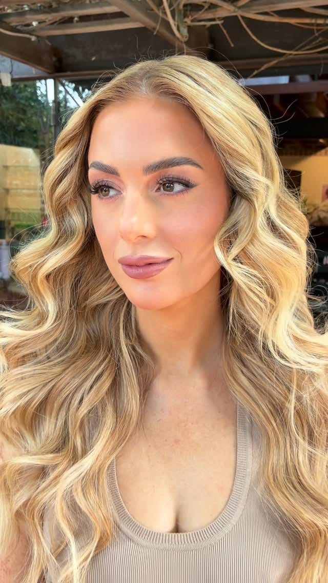Post 3 by Perth Bridal Hairstylist on Instagram (video)