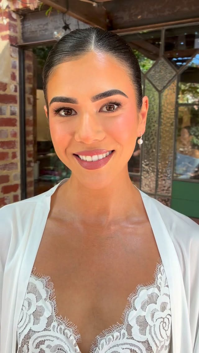 Post 5 by Perth Bridal Hairstylist on Instagram (video)