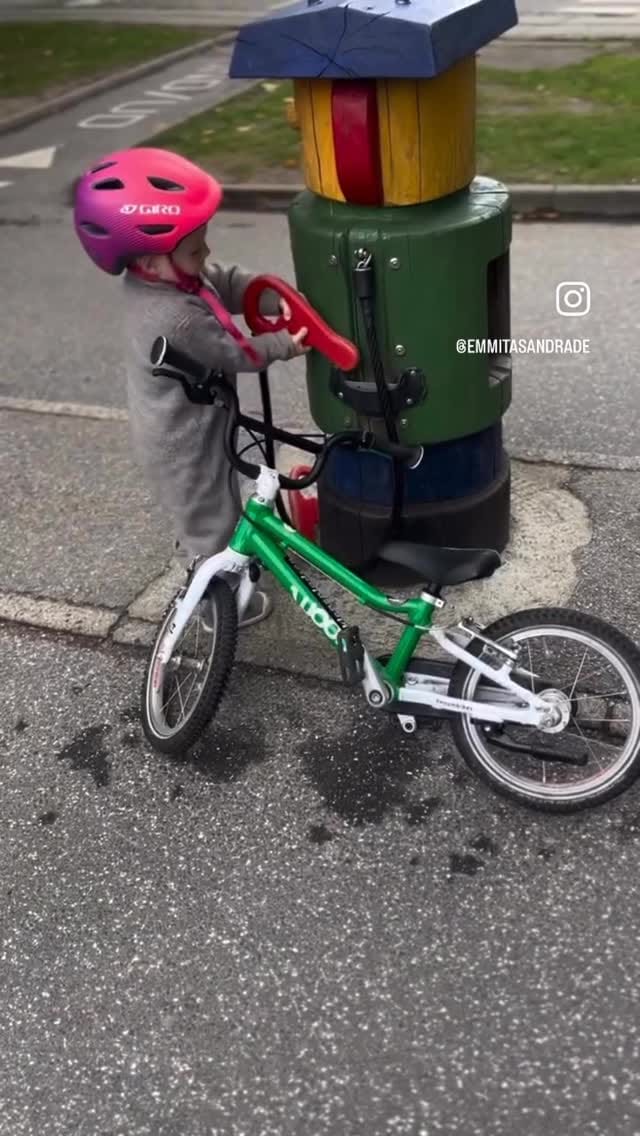 Post 6 by Toto Sugito New on Instagram (video)