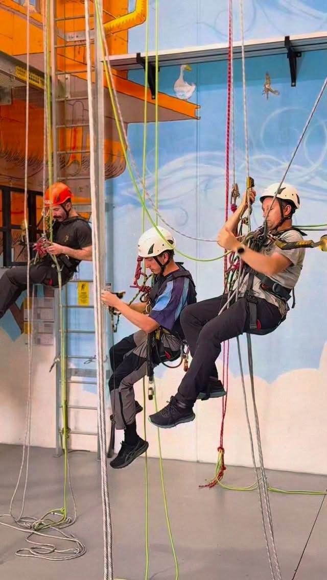 Post 5 by Urban Abseiler on Instagram (video)