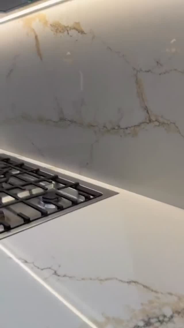 Post 4 by Alex Saad on Instagram (video)