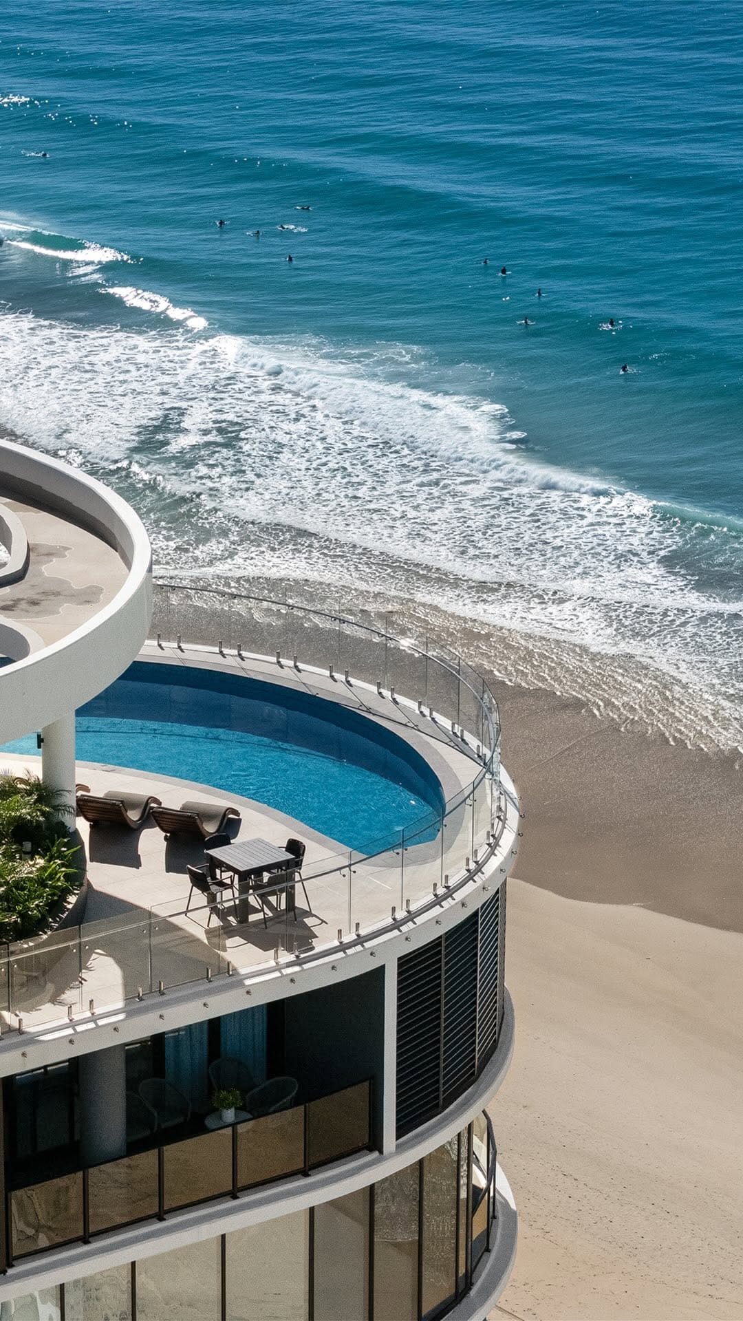Post 9 by Queensland’s best homes on Instagram (video)
