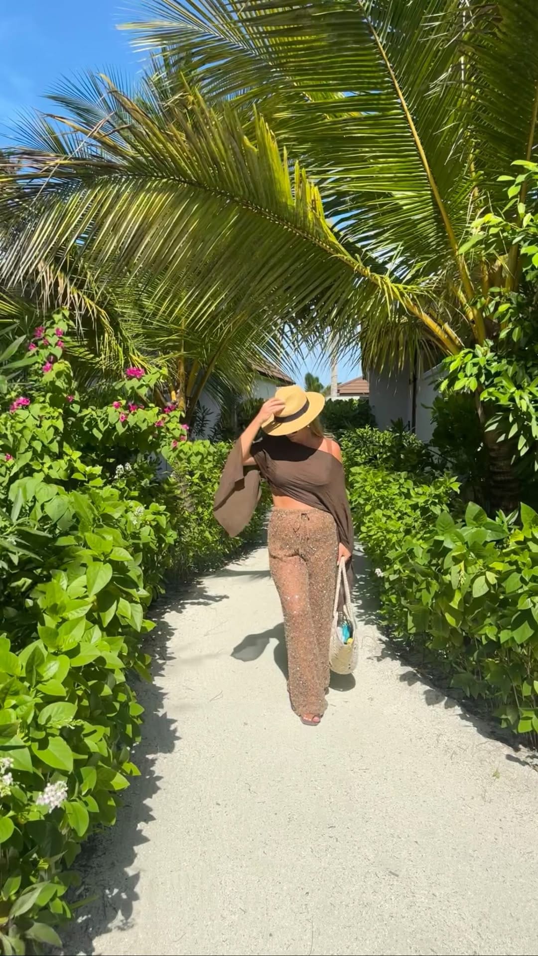 Post 5 by Zoe towell on Instagram (video)