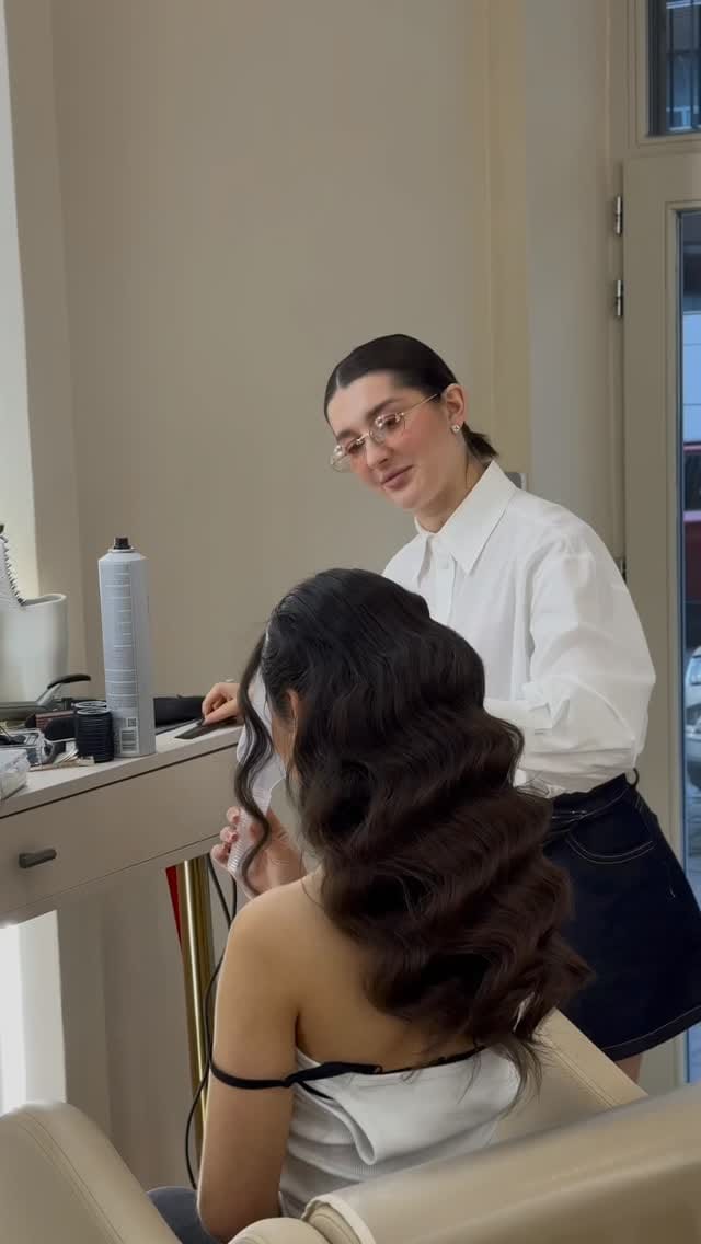 Post 7 by Antonia| Hair & Makeup Artist on Instagram (video)