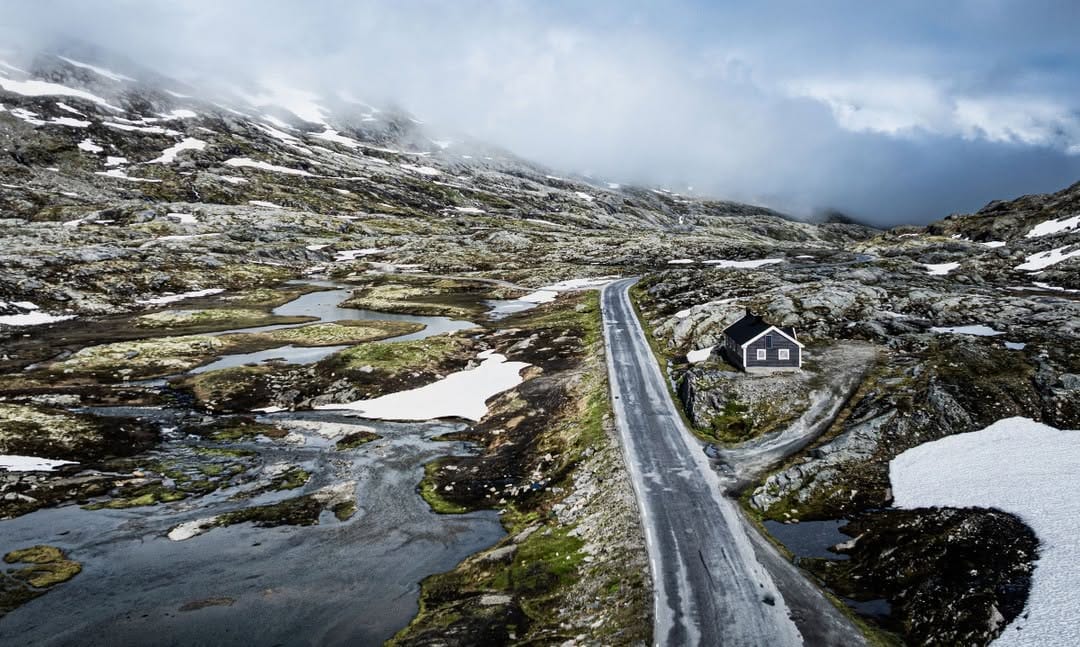 Post 8 by Drone33 on Instagram (image)