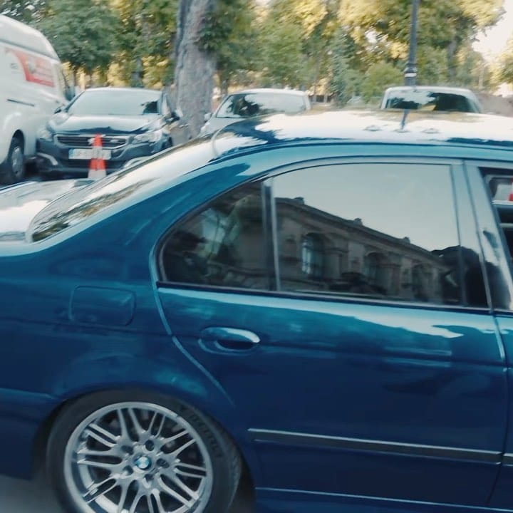 Post 5 by PUNAISE DE LIT on Instagram (video)