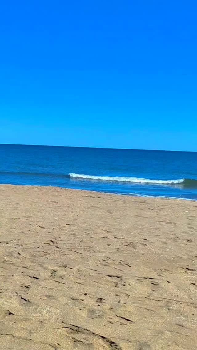 Post 8 by Helena Marc on Instagram (video)
