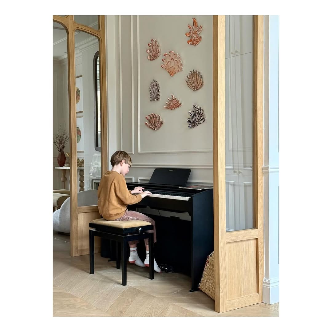 Post 4 by CHARLOTTE LILFORD on Instagram (image)