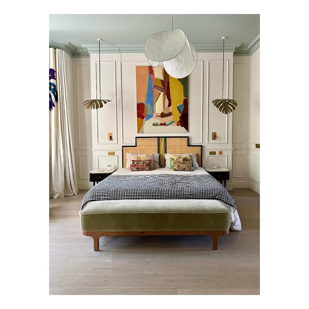 Post 10 by CHARLOTTE LILFORD on Instagram (image)