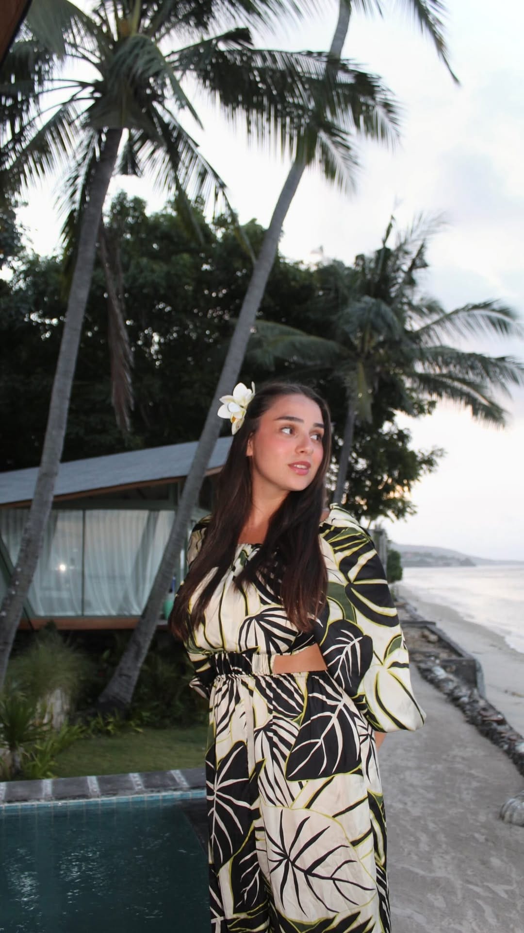 Post 6 by Rebeca Rodrigues Gonçalves on Instagram (video)