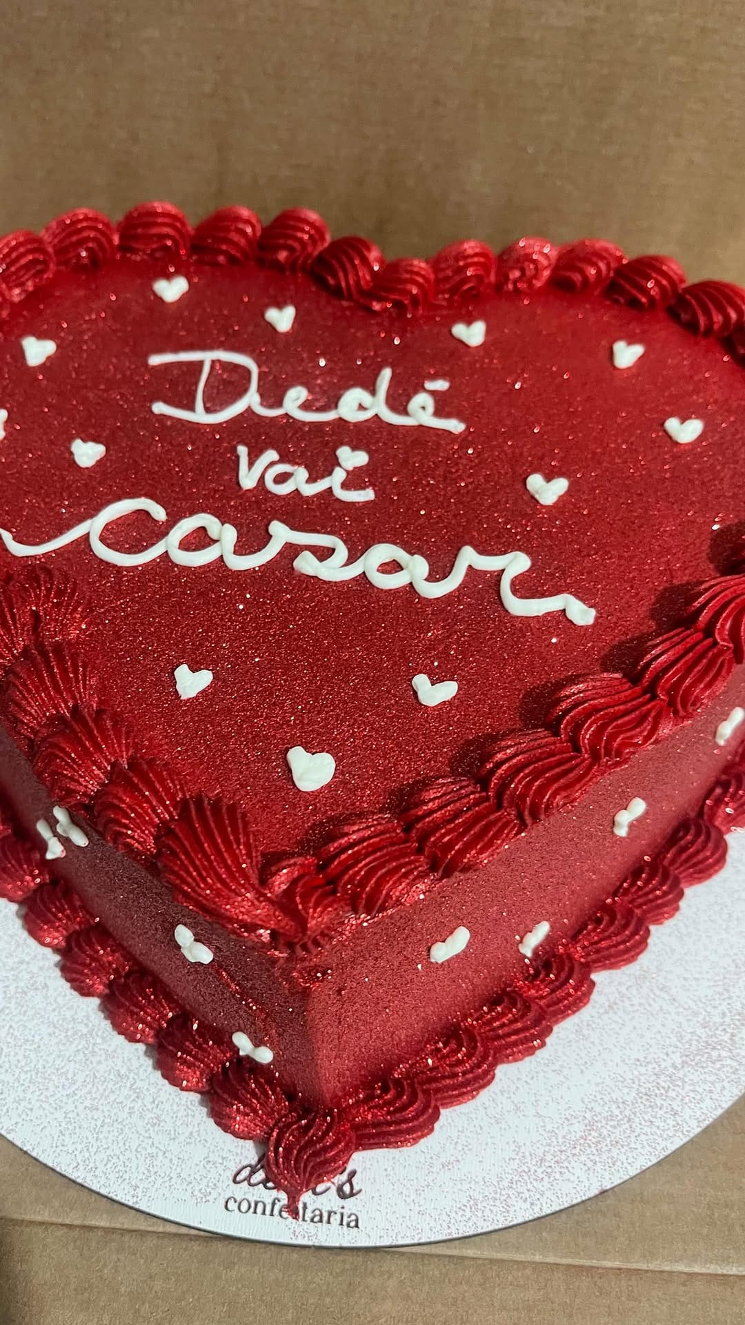 Post 5 by délu's confeitaria on Instagram (video)