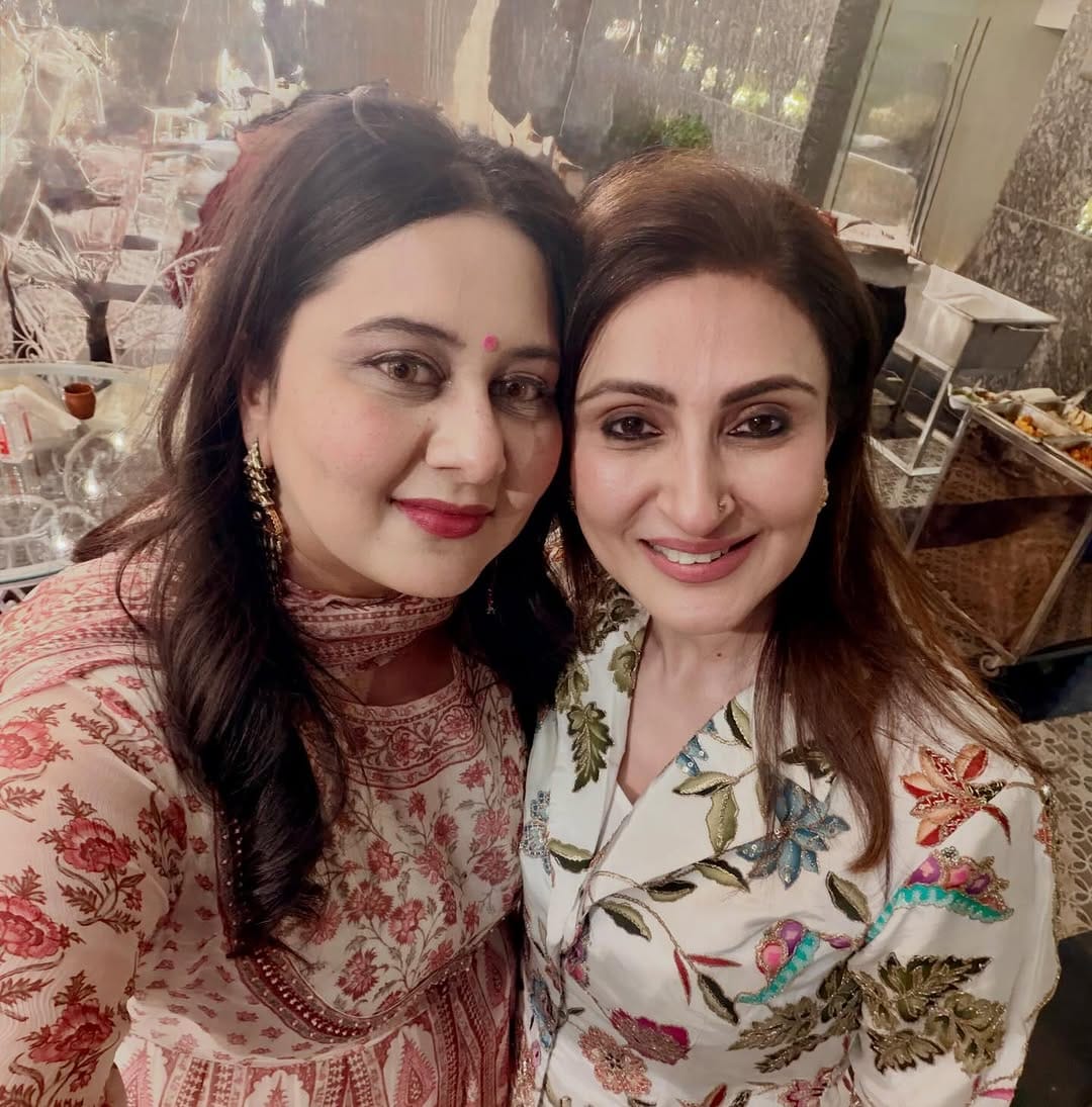 Post 8 by Aarti Vaid Singhi on Instagram (carousel)