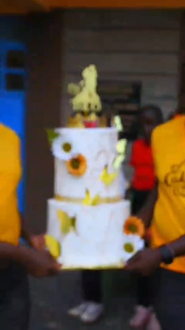 Post 10 by DN Cakes Empire on Instagram (video)
