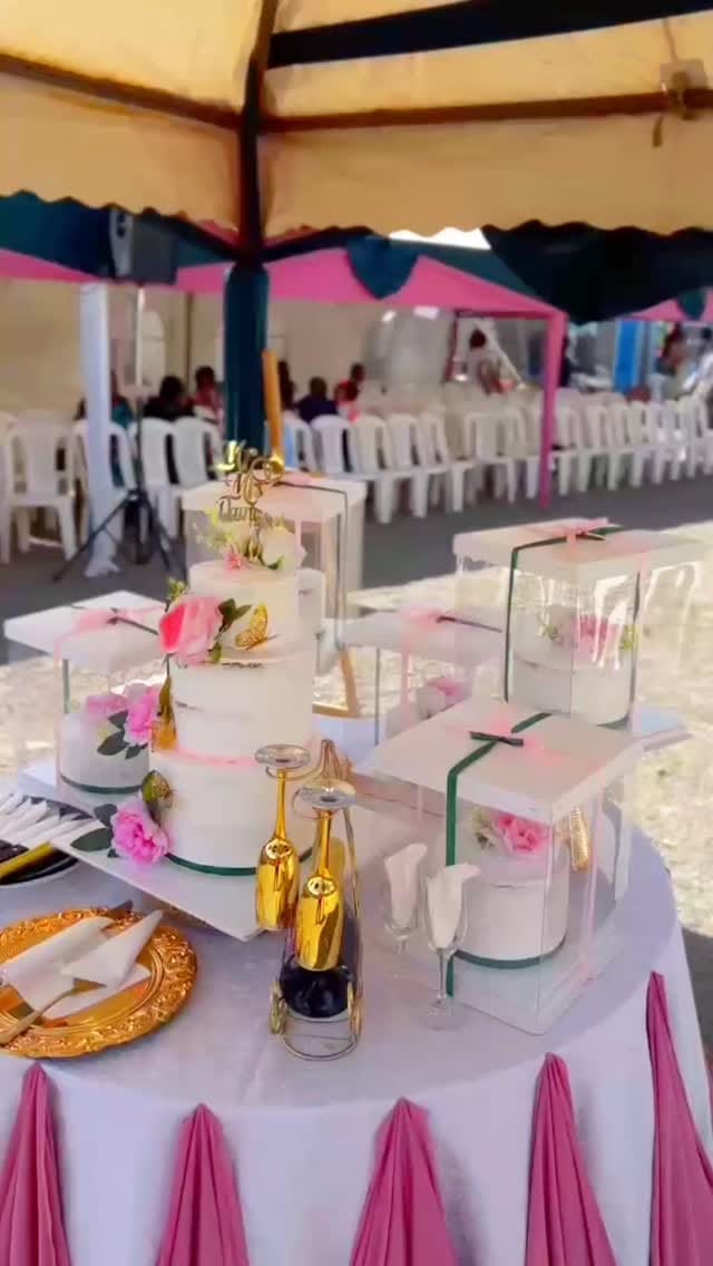Post 6 by DN Cakes Empire on Instagram (video)