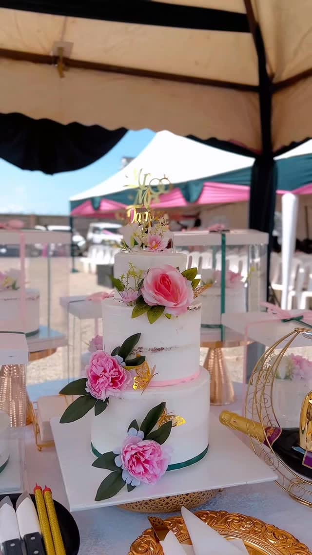 Post 8 by DN Cakes Empire on Instagram (video)