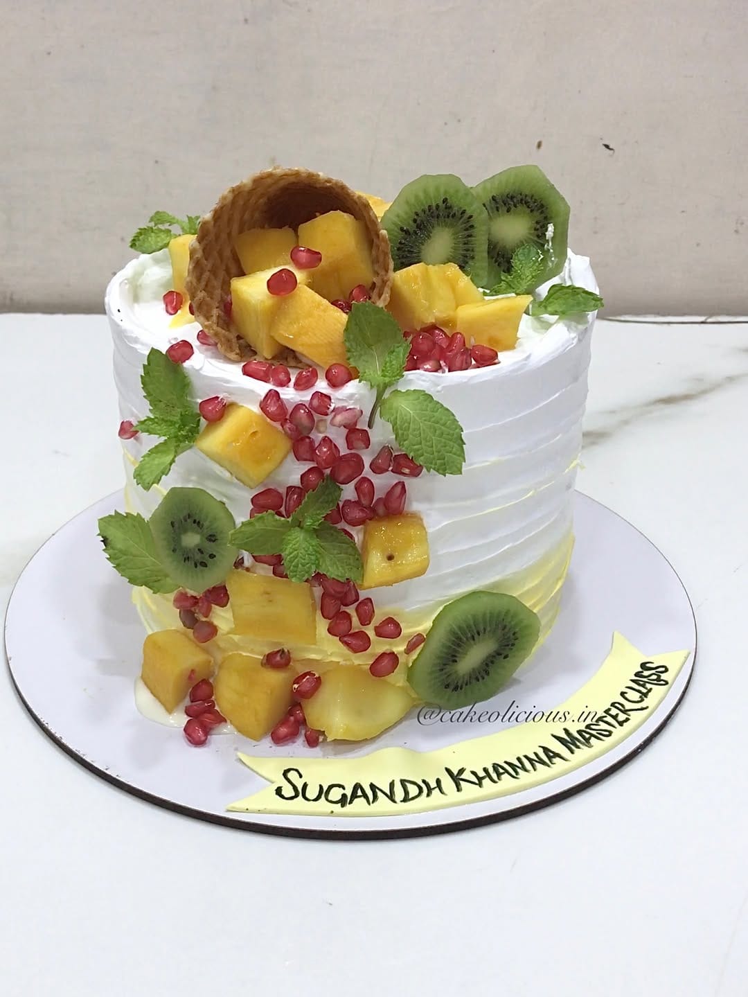 Post 1 by Cake'o'licious by Saloni | Delhi Cake Artist on Instagram (carousel)