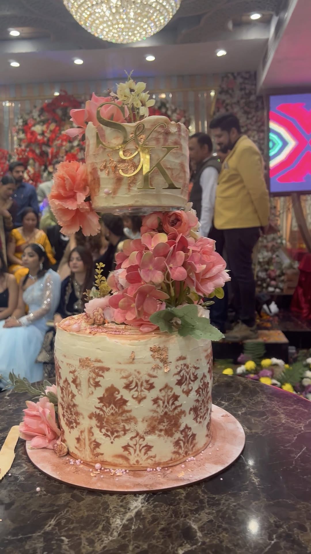 Post 8 by Cake'o'licious by Saloni | Delhi Cake Artist on Instagram (video)