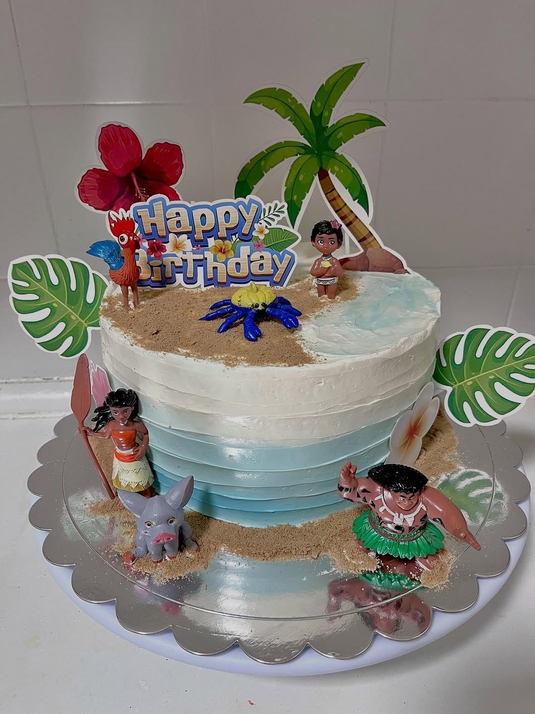 Post 8 by Oriana’s cakes on Instagram (carousel)