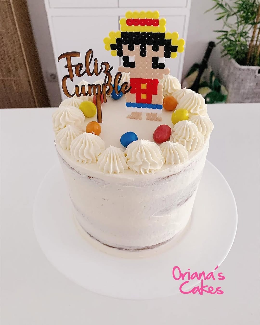 Post 9 by Oriana’s cakes on Instagram (carousel)