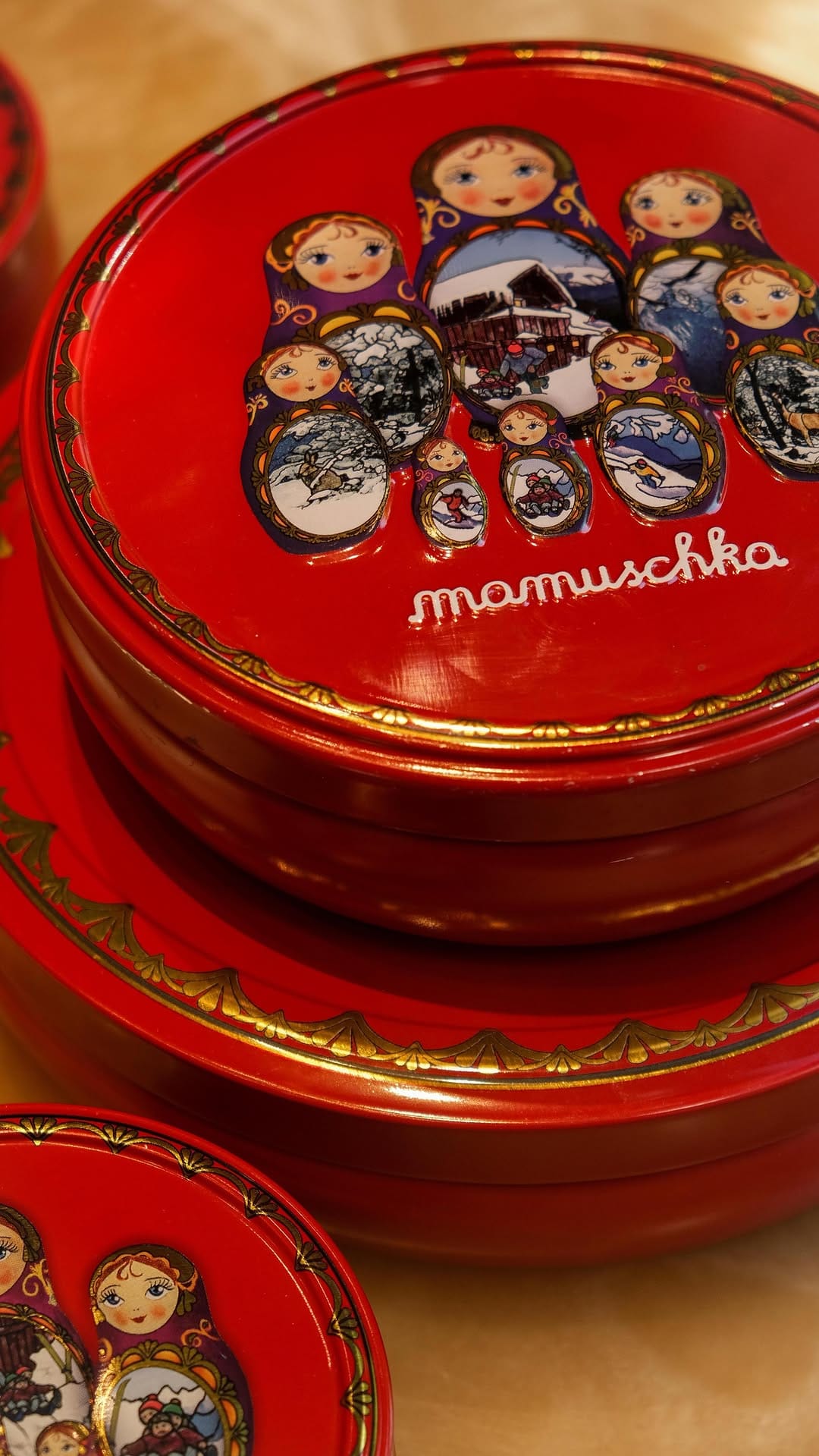 Post 5 by Mamuschka on Instagram (video)