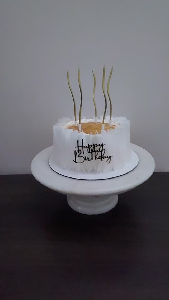 Post 7 by Eshitaa & Seema | Cakes | Jaipur on Instagram (video)