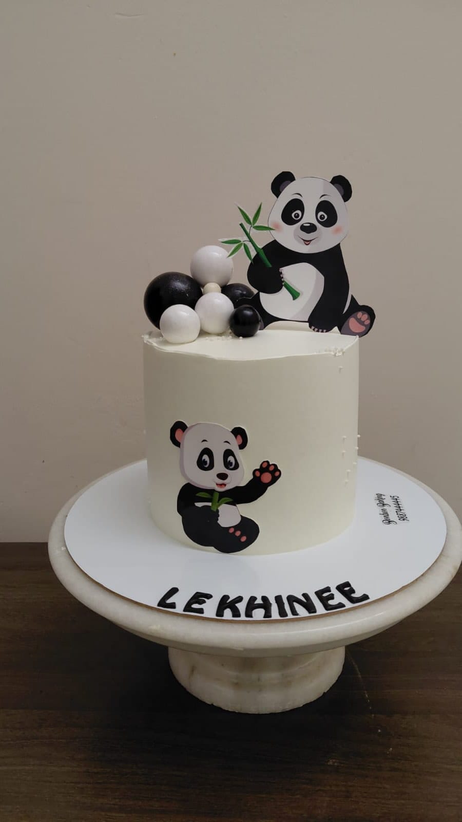 Post 3 by Eshitaa & Seema | Cakes | Jaipur on Instagram (video)