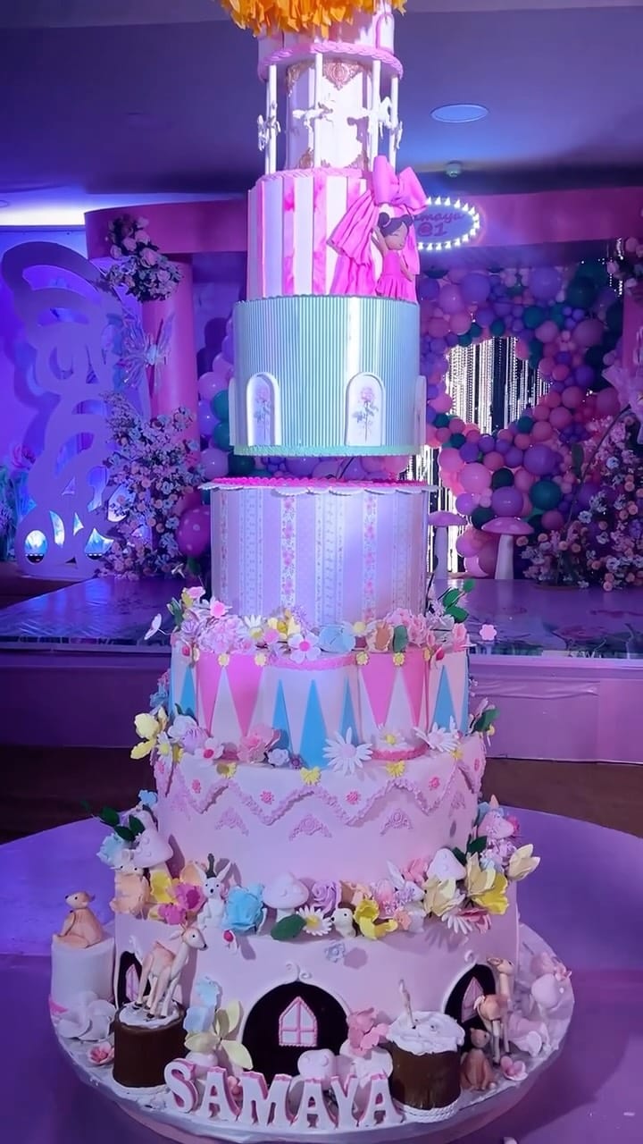 Post 9 by Cakesbymamarazzi on Instagram (video)